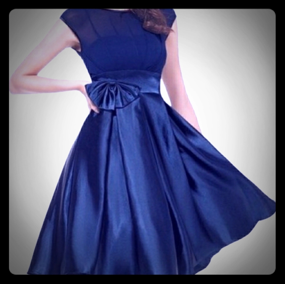 BEAUTIFUL BLUE DRESS
